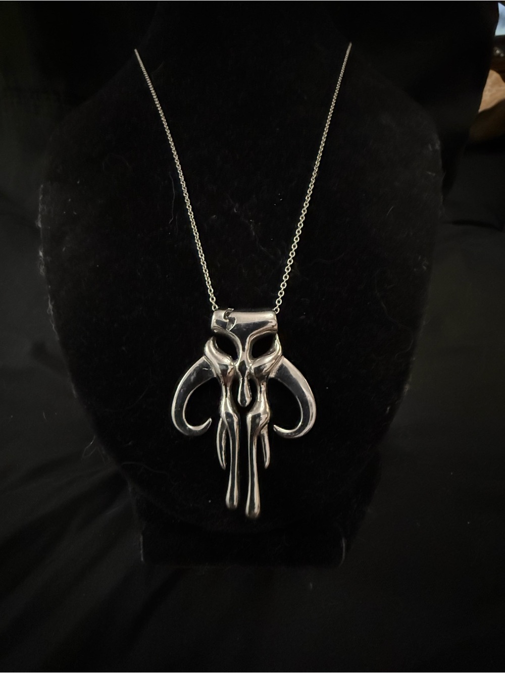 Star Wars Silver Mythosaur Pendant Necklace